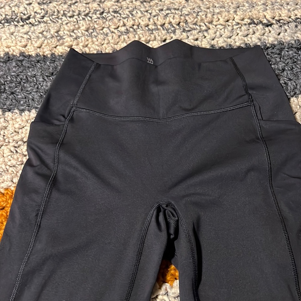 All in Motion flex high rise 7/8 legging. Size Medium. Color Black - Picture 5 of 9